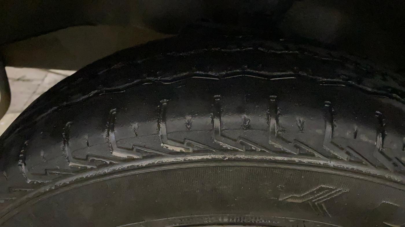 2023 Maruti Eeco 5 STR AC CNG, CNG, Manual, 25,664 km, Left Front Tyre Tread