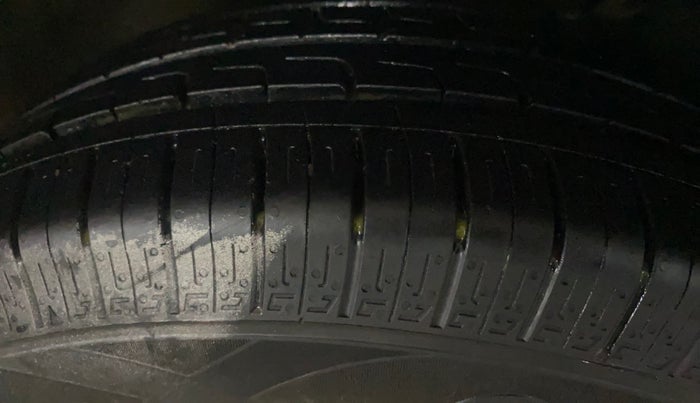 2017 Hyundai Elite i20 SPORTZ 1.2, Petrol, Manual, 30,477 km, Right Front Tyre Tread