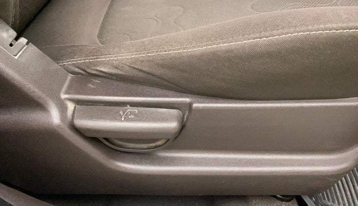 2010 Hyundai i20 MAGNA 1.2, Petrol, Manual, 76,812 km, Driver Side Adjustment Panel