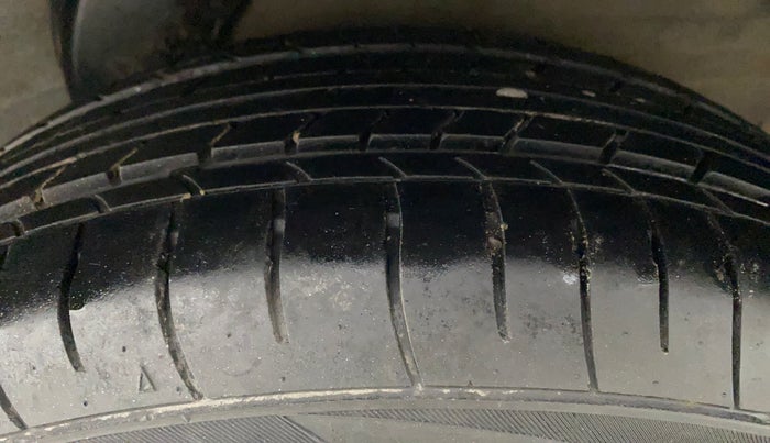 2010 Hyundai i20 MAGNA 1.2, Petrol, Manual, 76,812 km, Left Rear Tyre Tread