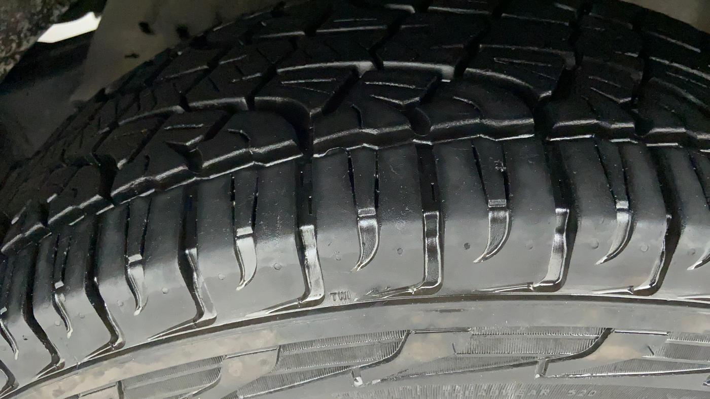 2017 Toyota Fortuner 2.8 4x2 MT, Diesel, Manual, 93,581 km, Right Front Tyre Tread