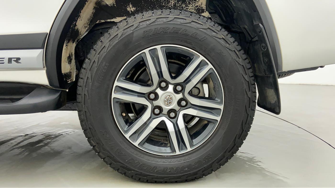 2017 Toyota Fortuner 2.8 4x2 MT, Diesel, Manual, 93,581 km, Left Rear Wheel