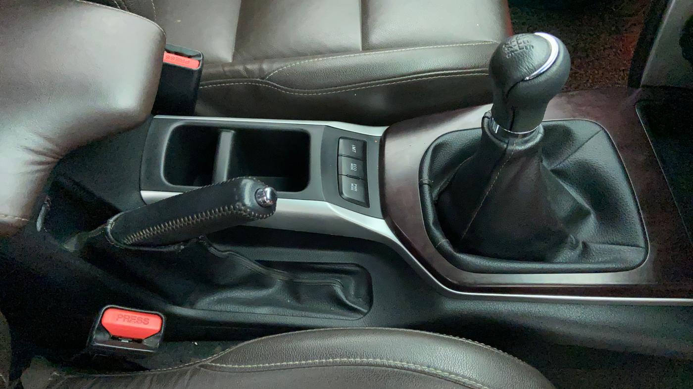 2017 Toyota Fortuner 2.8 4x2 MT, Diesel, Manual, 93,581 km, Gear Lever