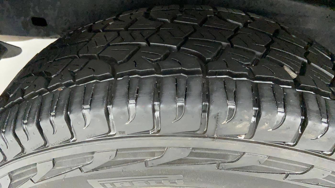 2017 Toyota Fortuner 2.8 4x2 MT, Diesel, Manual, 93,581 km, Right Rear Tyre Tread