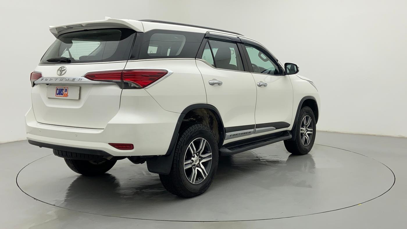 2017 Toyota Fortuner 2.8 4x2 MT, Diesel, Manual, 93,581 km, Right Back Diagonal