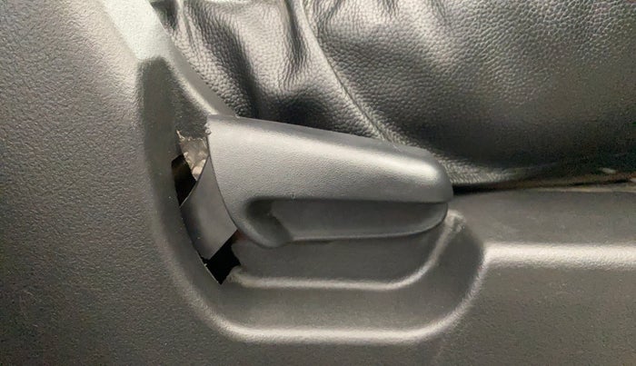 2014 Maruti Wagon R 1.0 VXI, Petrol, Manual, 35,804 km, Driver Side Adjustment Panel