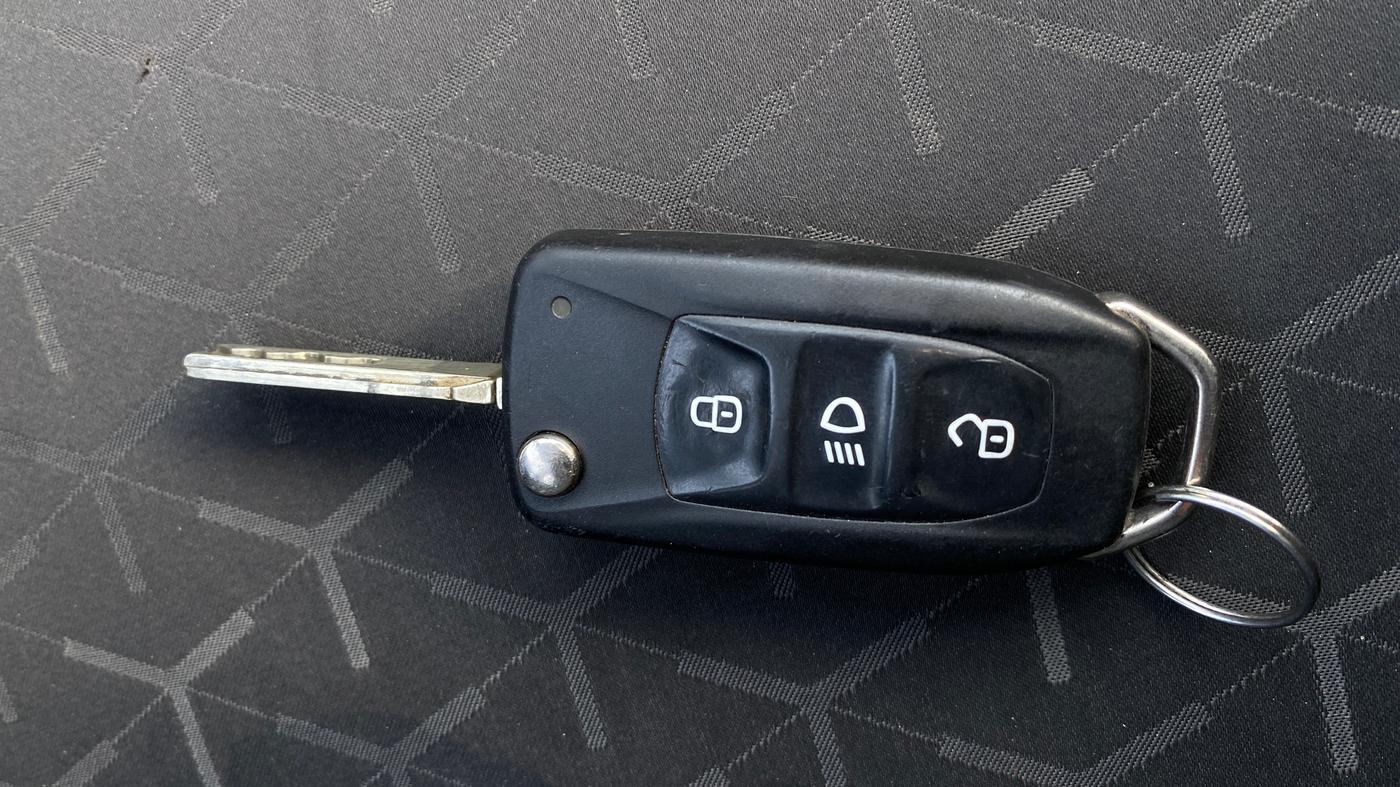 2022 Tata NEXON XM SUNROOF DIESEL, Diesel, Manual, 18,670 km, Key Close Up
