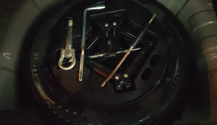 2016 Mahindra Kuv100 K8 D 6 STR, Diesel, Manual, 26,028 km, Spare Tyre