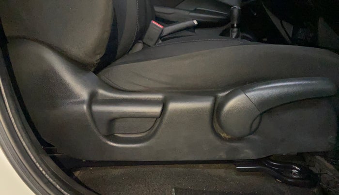 2022 Honda WR-V 1.2L I-VTEC SV MT, Petrol, Manual, 37,658 km, Driver Side Adjustment Panel