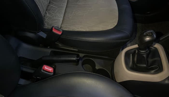 2017 Hyundai Grand i10 MAGNA U2 1.2 CRDI, Diesel, Manual, 58,619 km, Gear Lever