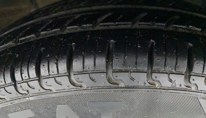 2018 Datsun Redi Go A, Petrol, Manual, 32,798 km, Right Front Tyre Tread