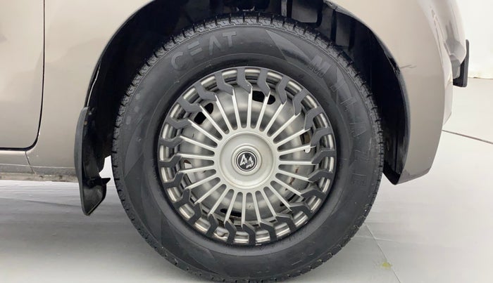 2018 Datsun Redi Go A, Petrol, Manual, 32,798 km, Right Front Wheel