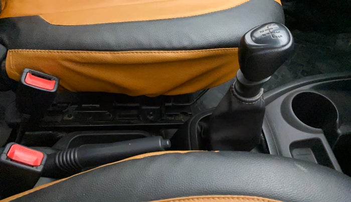 2018 Datsun Redi Go A, Petrol, Manual, 32,798 km, Gear Lever