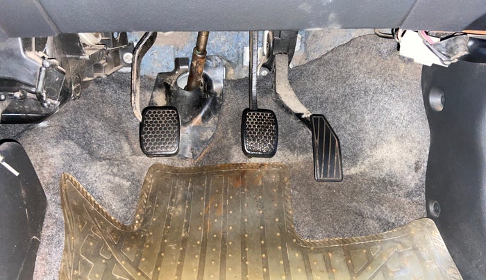 2016 Maruti Alto 800 LXI, Petrol, Manual, 79,668 km, Pedals