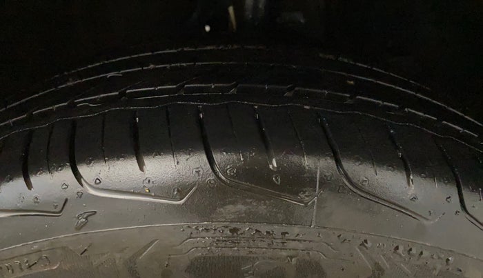 2021 Maruti Baleno ZETA PETROL 1.2, Petrol, Manual, 67,196 km, Right Front Tyre Tread