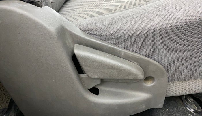 2015 Datsun Go Plus T, Petrol, Manual, 83,115 km, Driver Side Adjustment Panel