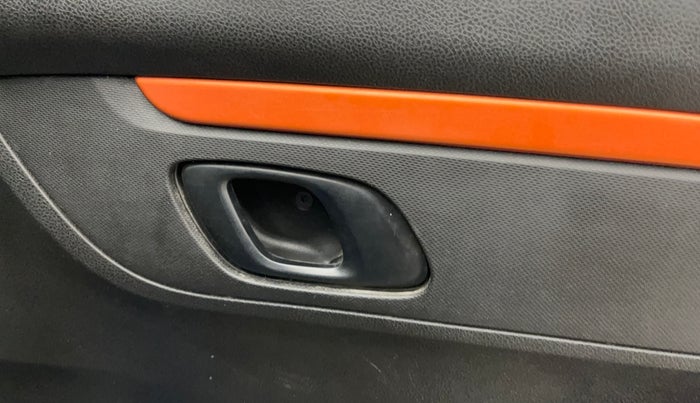 2018 Renault Kwid CLIMBER 1.0 AMT, Petrol, Automatic, 58,997 km, Driver Side Door Panels Control