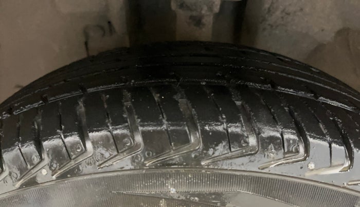 2018 Renault Kwid CLIMBER 1.0 AMT, Petrol, Automatic, 58,997 km, Left Front Tyre Tread