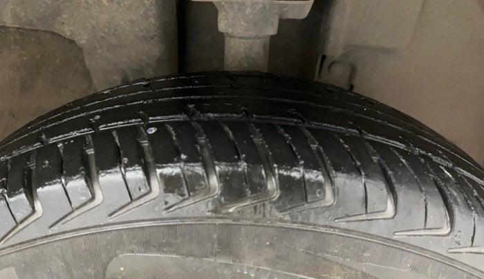 2018 Renault Kwid CLIMBER 1.0 AMT, Petrol, Automatic, 58,997 km, Right Front Tyre Tread