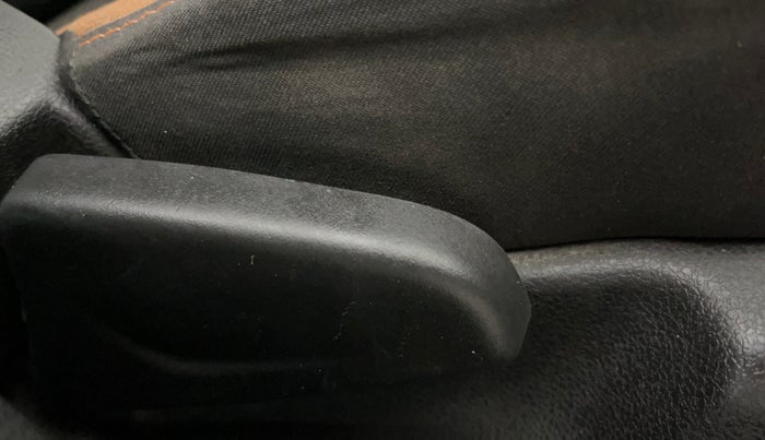 2018 Renault Kwid CLIMBER 1.0 AMT, Petrol, Automatic, 58,997 km, Driver Side Adjustment Panel