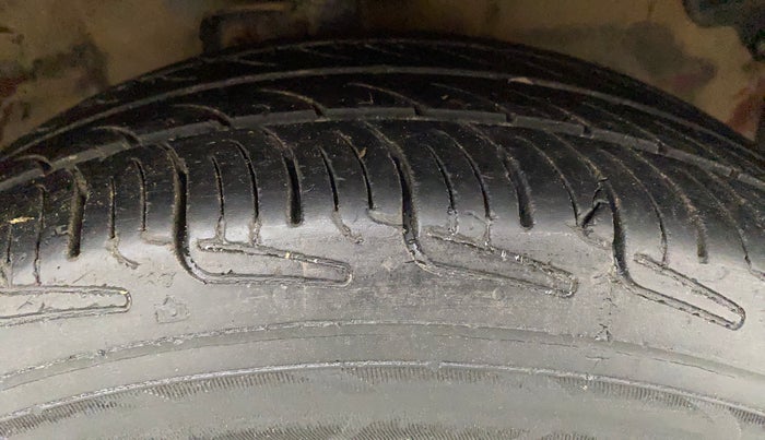 2018 Maruti Celerio VXI CNG, CNG, Manual, 55,329 km, Right Front Tyre Tread