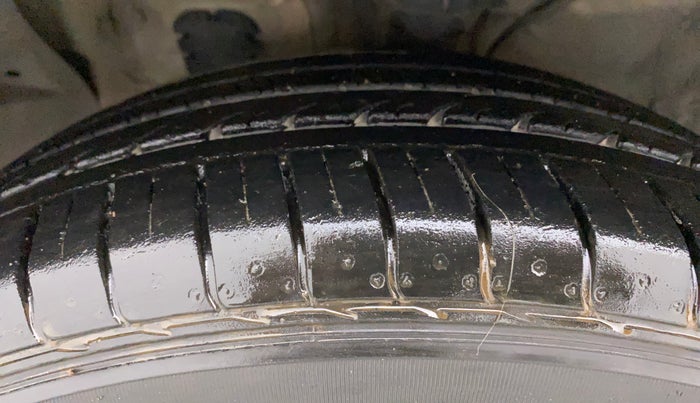 2016 Hyundai Creta SX PLUS AT 1.6 PETROL, Petrol, Automatic, 93,441 km, Left Front Tyre Tread