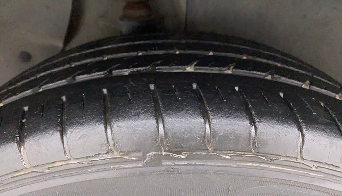 2016 Hyundai Creta SX PLUS AT 1.6 PETROL, Petrol, Automatic, 93,441 km, Right Rear Tyre Tread