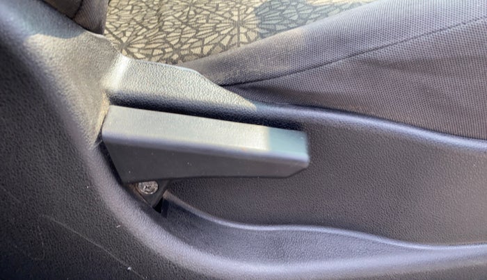 2014 Tata Zest XMA F-TRONIC DIESEL, Diesel, Automatic, 1,36,213 km, Driver Side Adjustment Panel