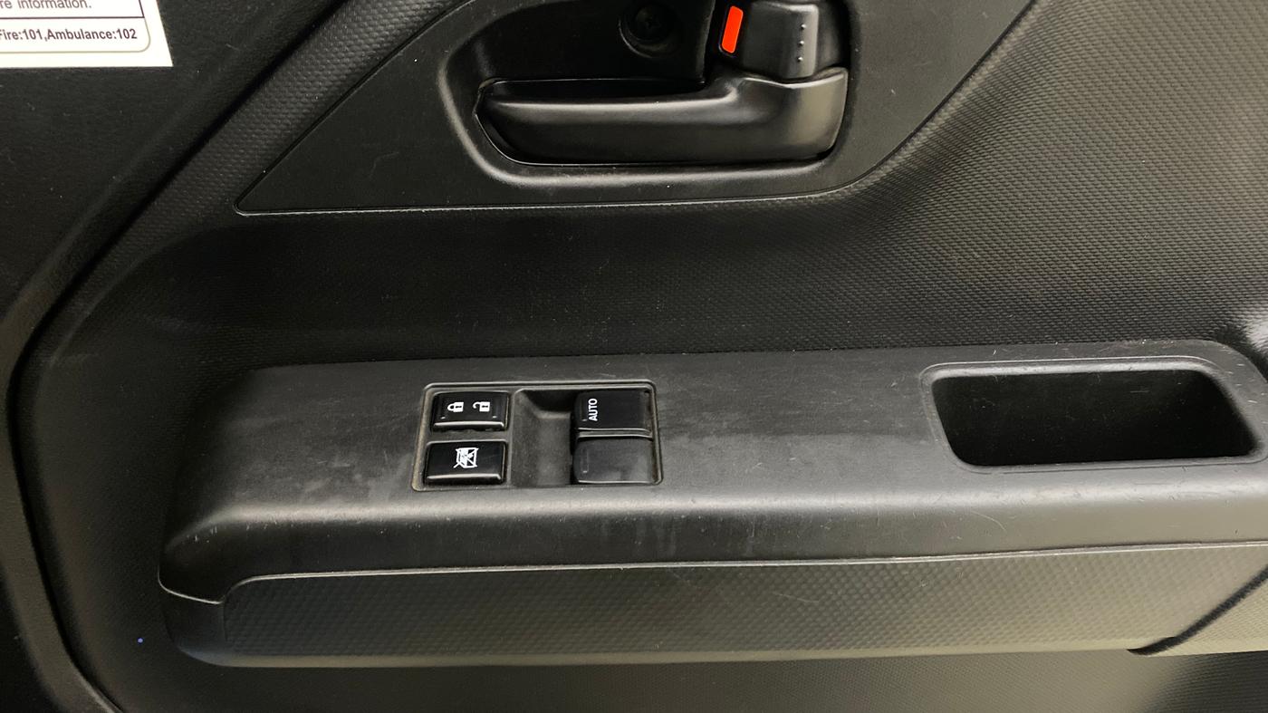 2022 Maruti New Wagon-R LXI CNG 1.0, CNG, Manual, 44,020 km, Driver Side Door Panels Control