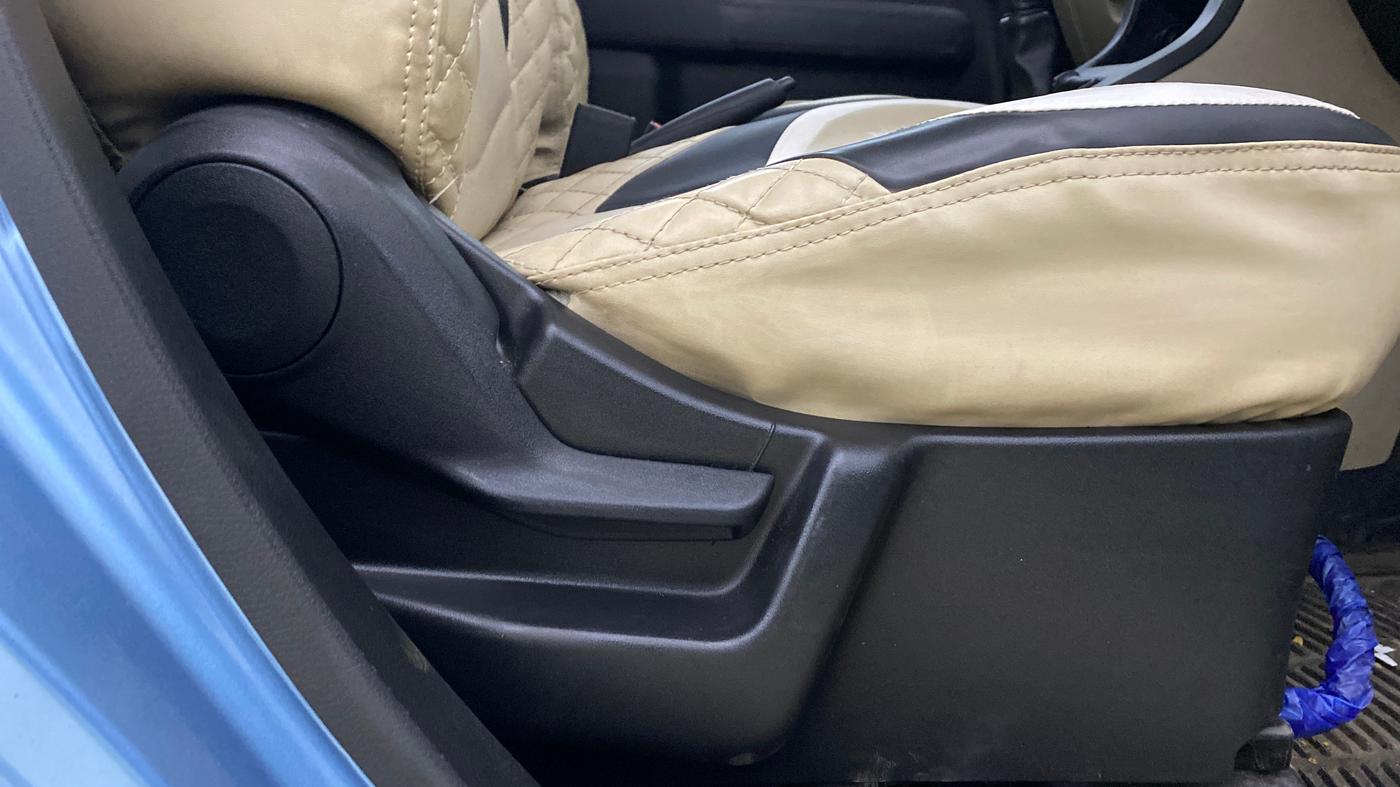 2022 Maruti New Wagon-R LXI CNG 1.0, CNG, Manual, 44,020 km, Driver Side Adjustment Panel