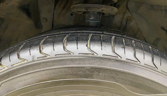 2015 Maruti S Cross ZETA 1.3, Diesel, Manual, 92,164 km, Right Front Tyre Tread