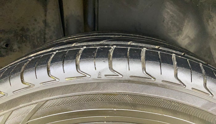 2015 Maruti S Cross ZETA 1.3, Diesel, Manual, 92,164 km, Right Rear Tyre Tread