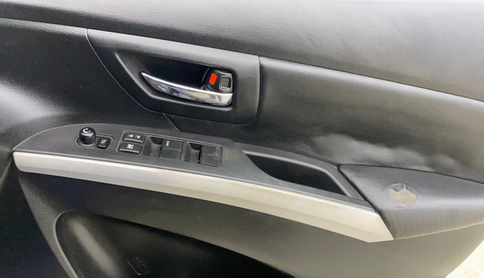 2015 Maruti S Cross ZETA 1.3, Diesel, Manual, 92,164 km, Driver Side Door Panels Control