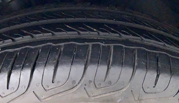 2017 Hyundai Elite i20 Magna Executive 1.2, Petrol, Manual, 25,022 km, Left Front Tyre Tread