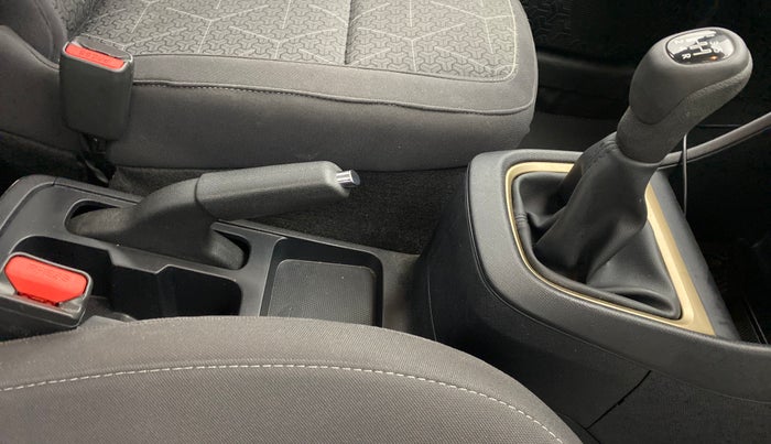 2021 Tata PUNCH ACCOMPLISHED MT, Petrol, Manual, 9,747 km, Gear Lever