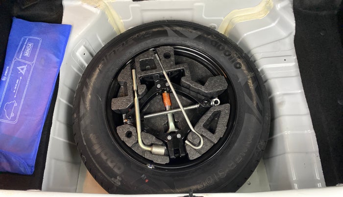 2021 Tata PUNCH ACCOMPLISHED MT, Petrol, Manual, 9,747 km, Spare Tyre