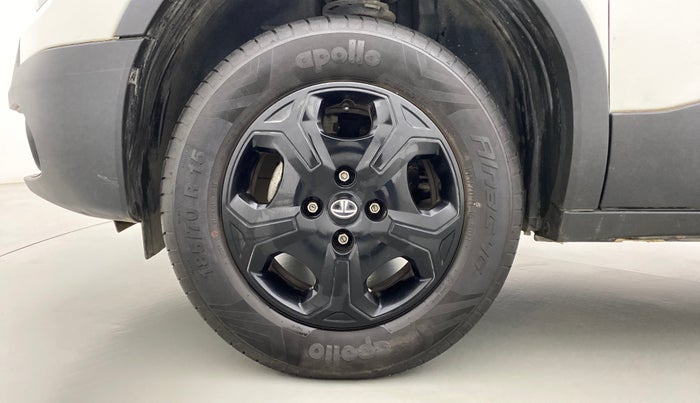 2021 Tata PUNCH ACCOMPLISHED MT, Petrol, Manual, 9,747 km, Left Front Wheel