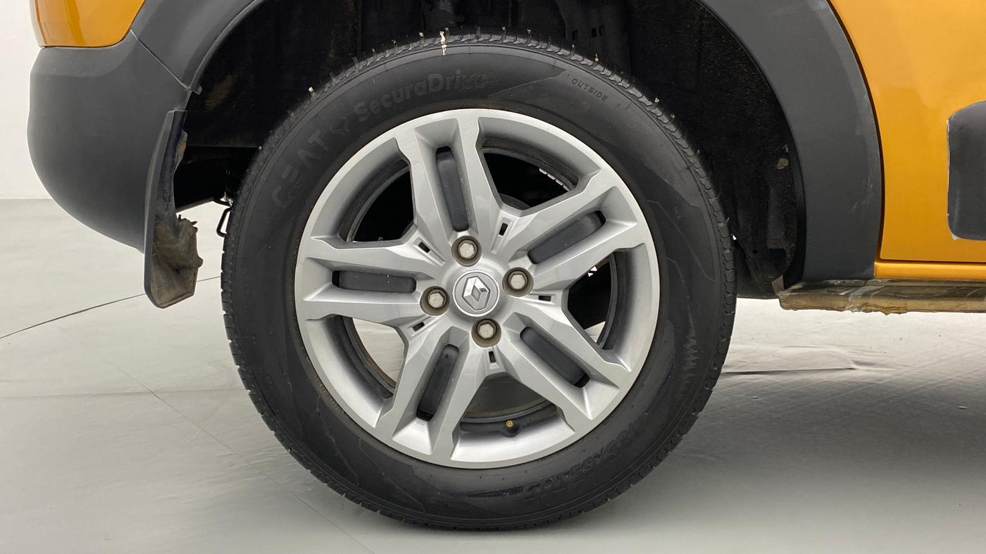 2020 Renault TRIBER RXZ AT, Petrol, Automatic, 9,313 km, Right Rear Wheel