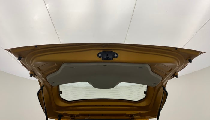 2020 Renault TRIBER RXZ AT, Petrol, Automatic, 9,313 km, Boot Door Open