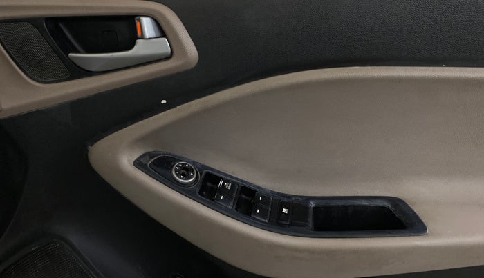 2016 Hyundai Elite i20 MAGNA 1.2, Petrol, Manual, 51,407 km, Driver Side Door Panels Control