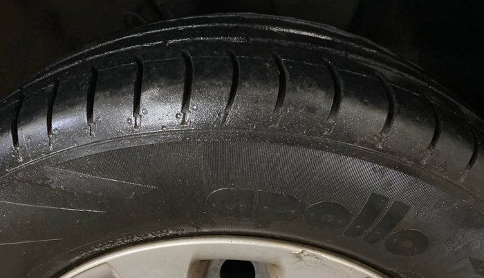 2016 Hyundai Elite i20 MAGNA 1.2, Petrol, Manual, 51,407 km, Right Front Tyre Tread