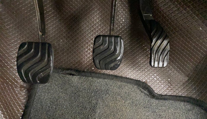 2019 Datsun Go A, Petrol, Manual, 26,461 km, Pedals