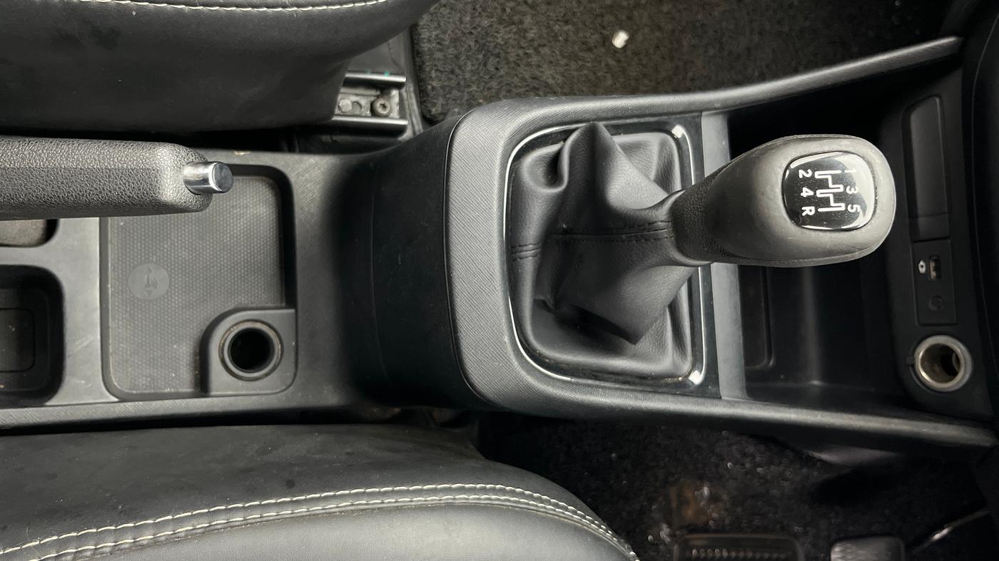 2021 Tata PUNCH ADVENTURE MT, Petrol, Manual, 65,667 km, Gear Lever