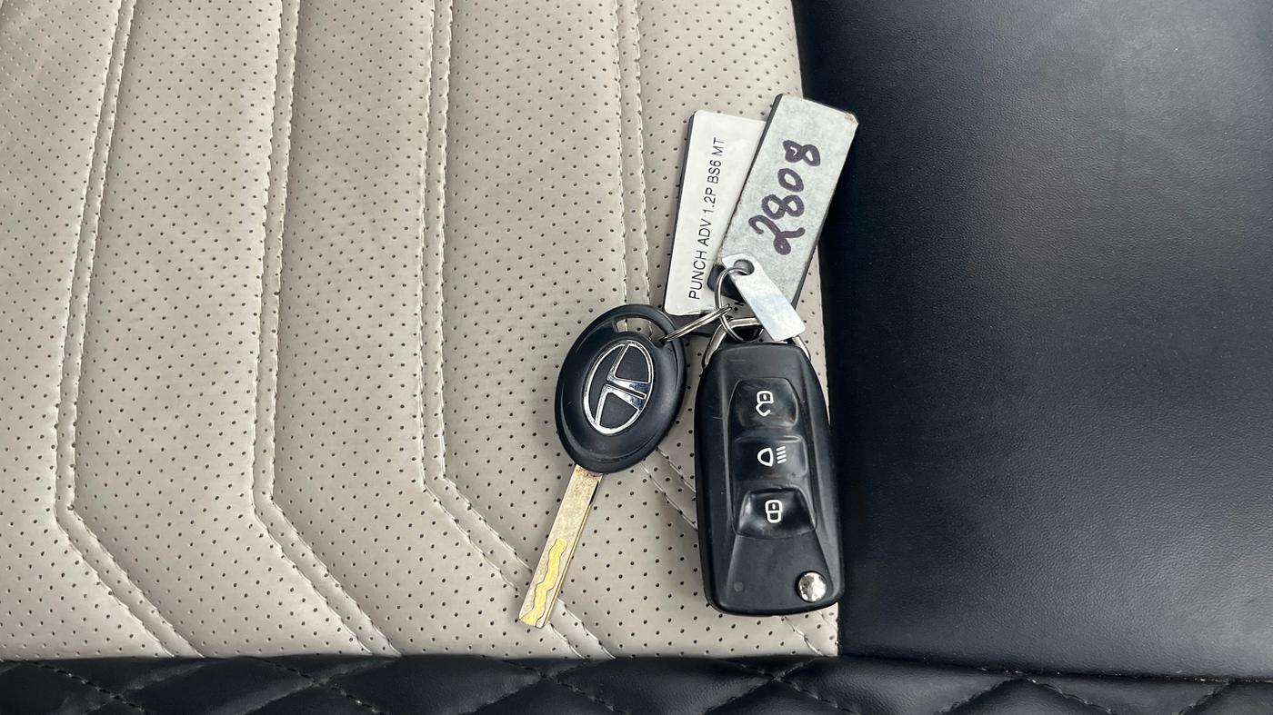 2021 Tata PUNCH ADVENTURE MT, Petrol, Manual, 65,667 km, Key Close Up
