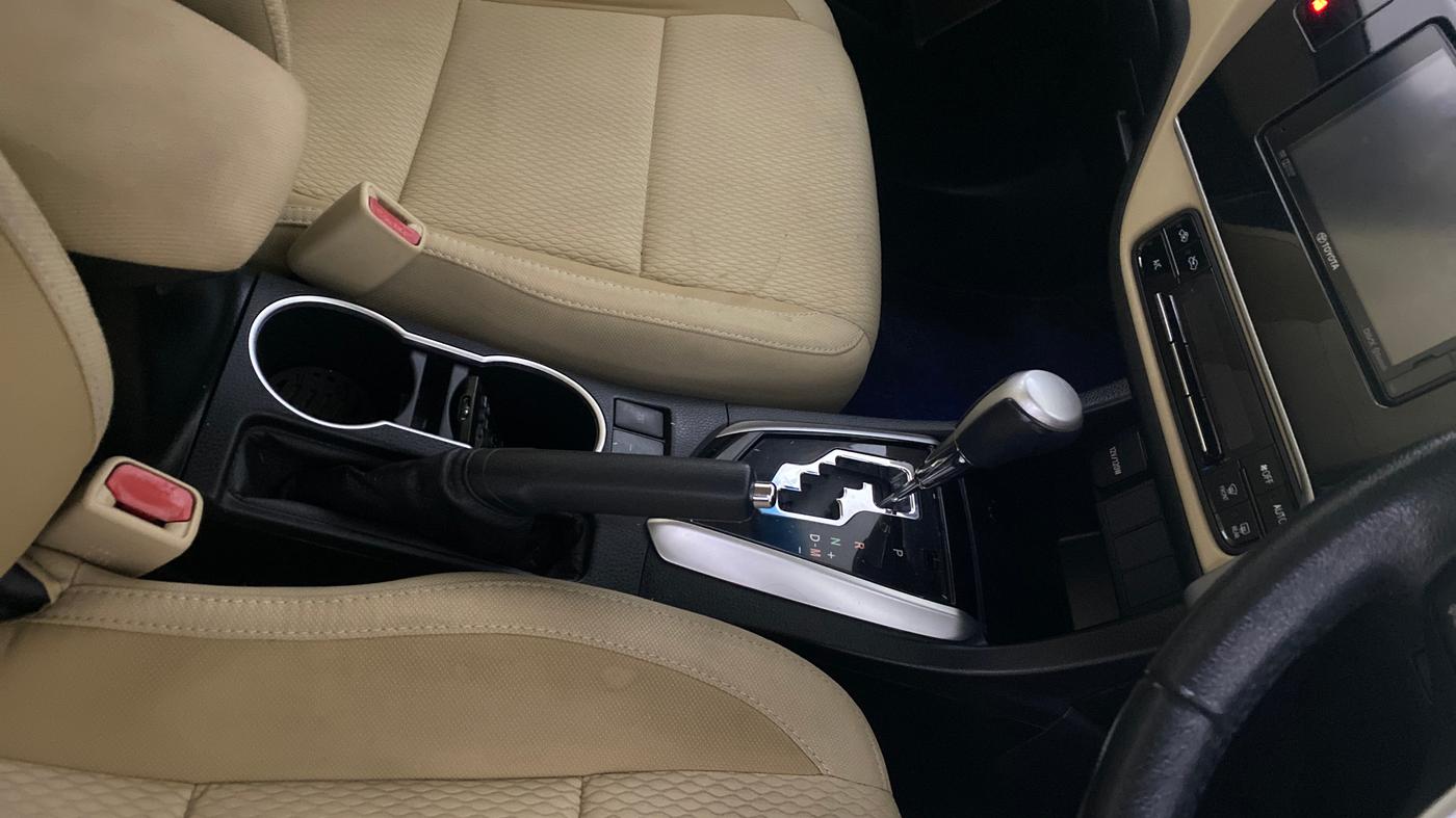 2017 Toyota Corolla Altis G CVT PETROL, Petrol, Automatic, 39,248 km, Gear Lever