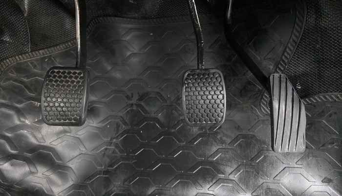 2012 Maruti Zen Estilo VXI, Petrol, Manual, 54,507 km, Pedals