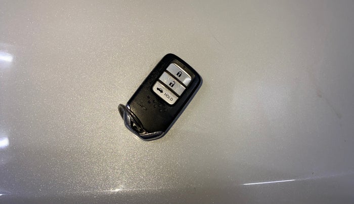 2020 Honda Amaze 1.2L I-VTEC V, Petrol, Manual, 74,985 km, Key Close Up