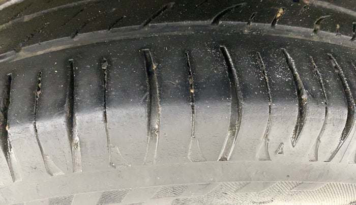 2016 Maruti Celerio ZXI AMT, Petrol, Automatic, 88,284 km, Left Rear Tyre Tread
