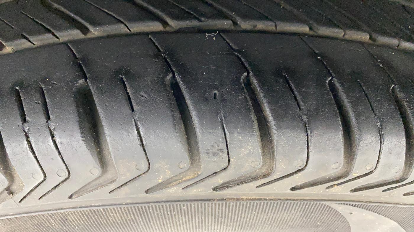 2016 Maruti Celerio ZXI AMT, Petrol, Automatic, 88,368 km, Right Front Tyre Tread