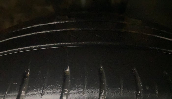 2022 KIA CARENS PRESTIGE PLUS 1.5 DIESEL 7 STR, Diesel, Manual, 38,893 km, Right Front Tyre Tread